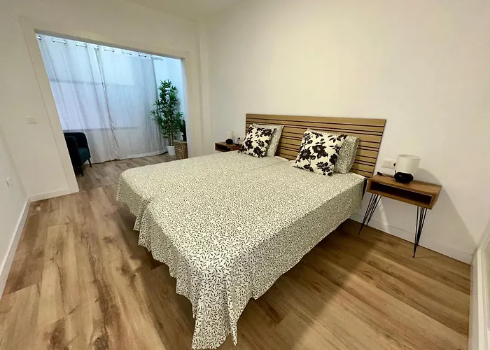 Flat Cristianos Square